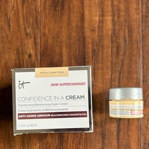 IT Confidence in a Cream Moisturizing Cream WITH mini travel cream. New in box.